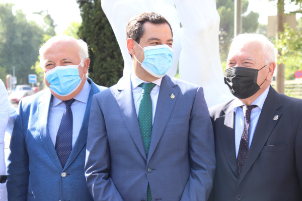 Jesús Aguirre, Juanma Moreno y Florentino Pérez Raya